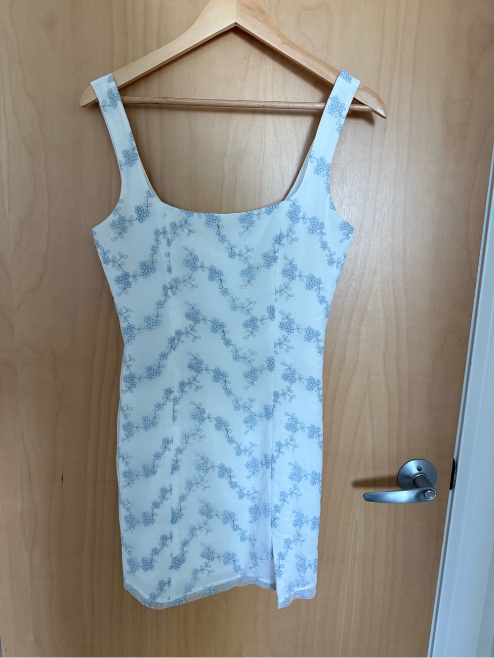 Park & Fifth Reseda white & blue mini dress - Picture 3 of 7